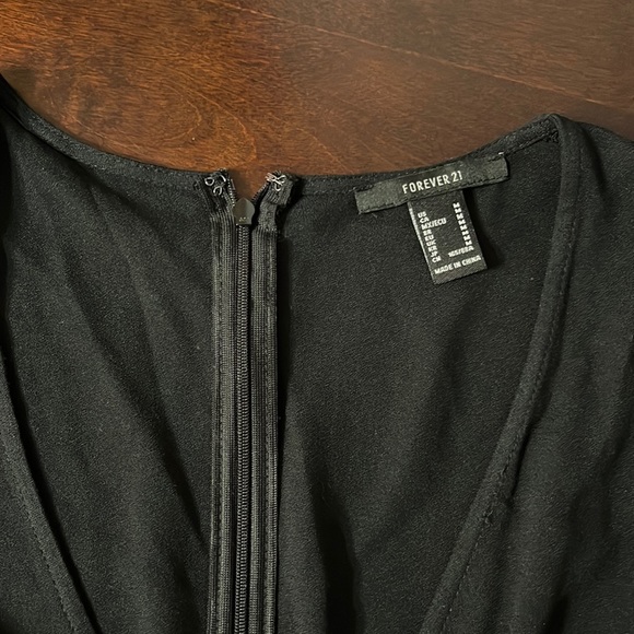 FOREVER 21 Black Deep Plunging V Dress - Picture 5 of 7